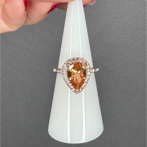 MORGANITE TEARDROP COCKTAIL RING IN ROSE GOLD | Size 7 - Picture 6 of 7